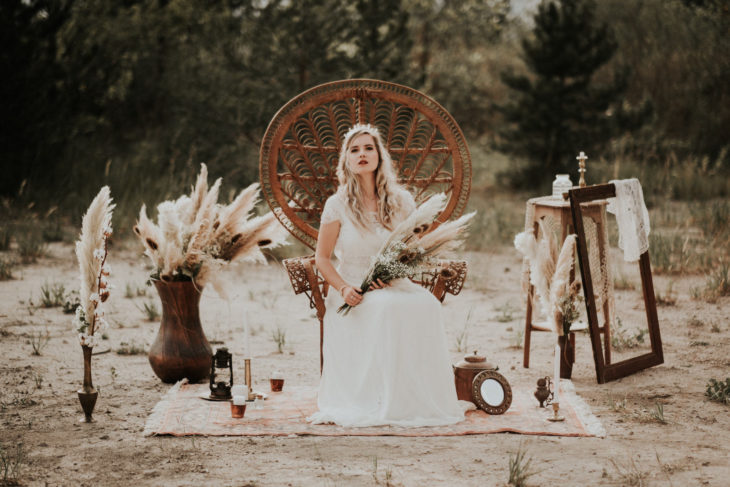Shooting inspiration mariage bohème d'été avec une mariée bohème. Bel Esprit Photographie - https://belesprit.fr